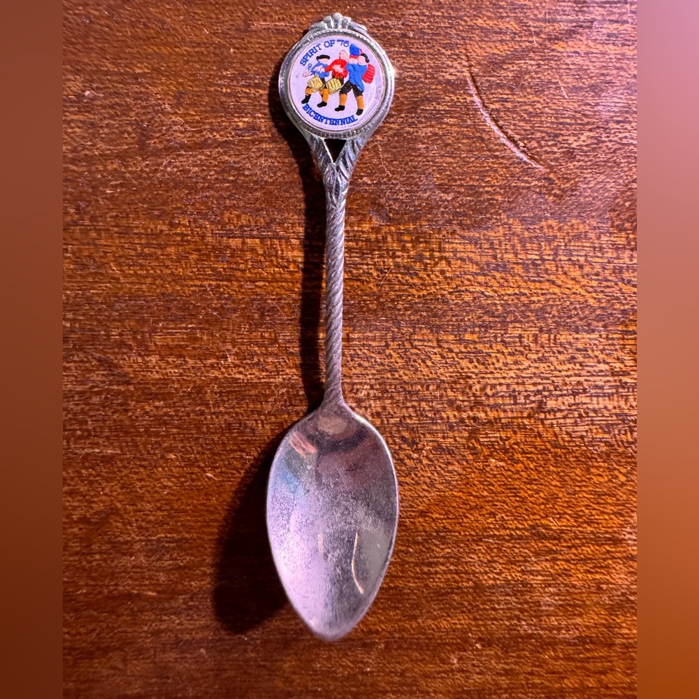 Spirit of 76 Vic bicentennial collectible spoon